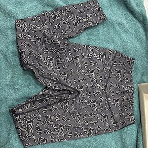 Black and White Patterned Leggings